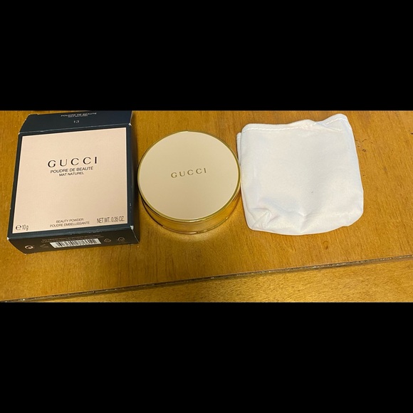 Gucci Mattifying Natural Beauty Setting Powder, shade: 13 - Picture 3 of 5